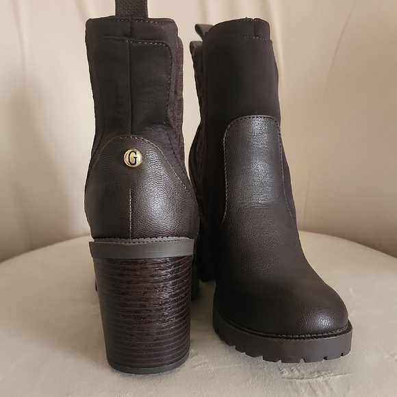 Guess women's ankle boots
Dark brown Size 8M - Picture 2 of 11